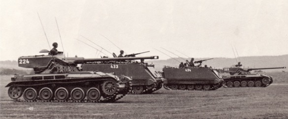 200 chars légers 51(AMX-13) on servi pour former des bataillons de reconnaissance au sein des division frontrière ou de campagne. © Br bl 1
